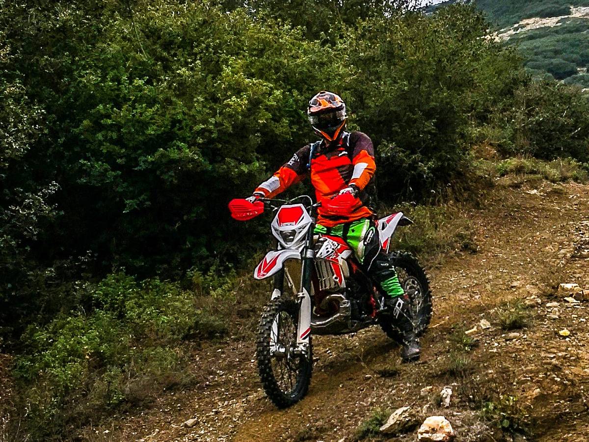  off road enduro trail bikes 1000Image with link to high resolution version